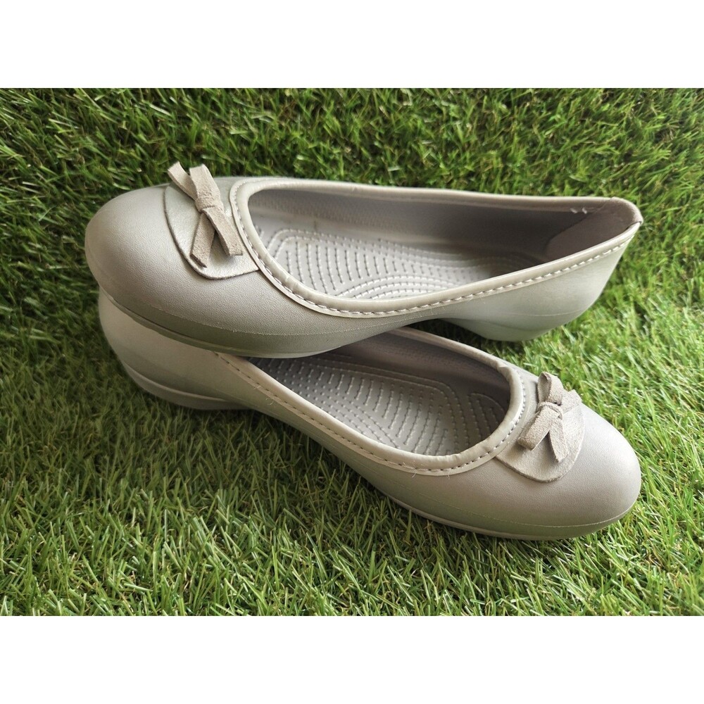 Crocs Girls /  Womens 5W Shoes Silver Slip On Comfort Sandal Flat Ballet